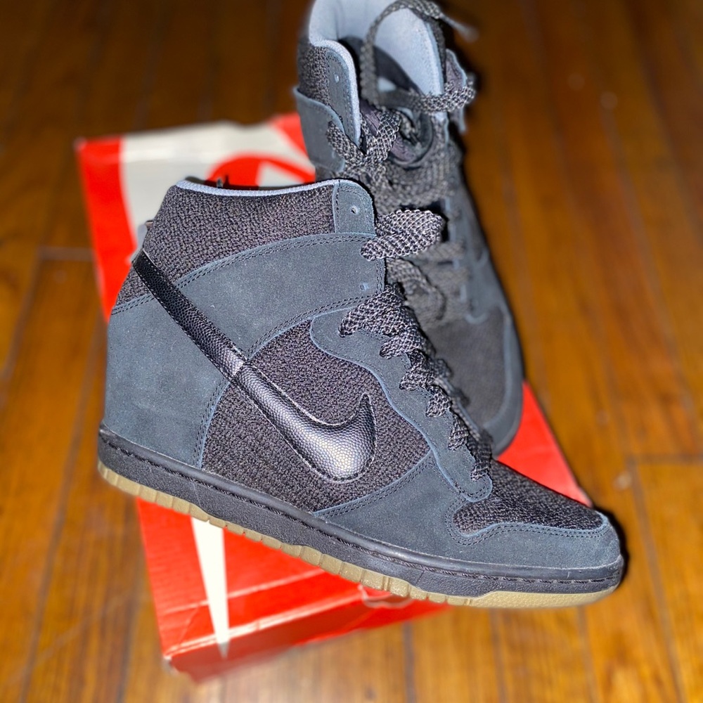 Black nike